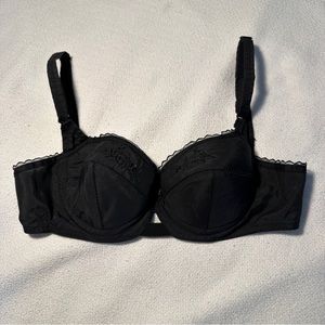 Vintage 1960s Push Up Bra Peter Pan Size 32B Black Hidden Treasure